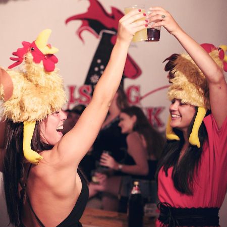 Rising Cock Party Hostel Лагуш Екстер'єр фото